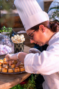candy-bar-mariage-dessert-piece-montee-wedding-cake-steffen-traiteur-luxembourg-belgique-france-catering-caterer-wedding-donuts-wall